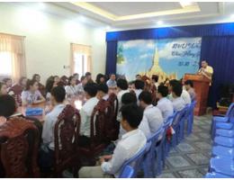Sinh viên ngành Giáo dục chính trị, Trường Đại học Hà Tĩnh đi thực tế chuyên môn